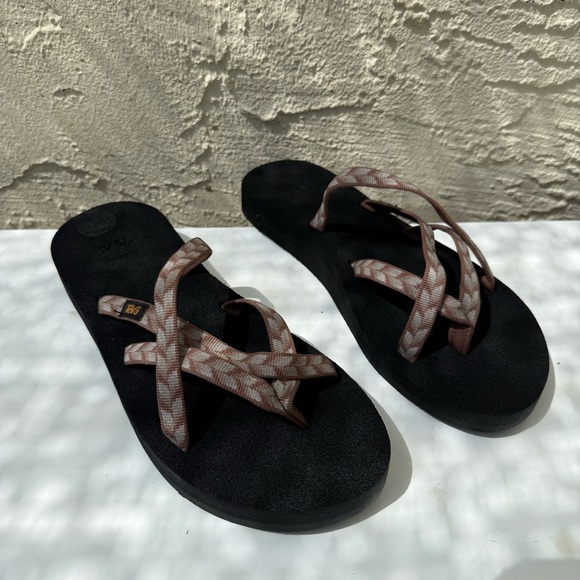 Teva Women's Olowahu Sandal, Retro Geometric Neutral, 8 - Picture 4 of 7